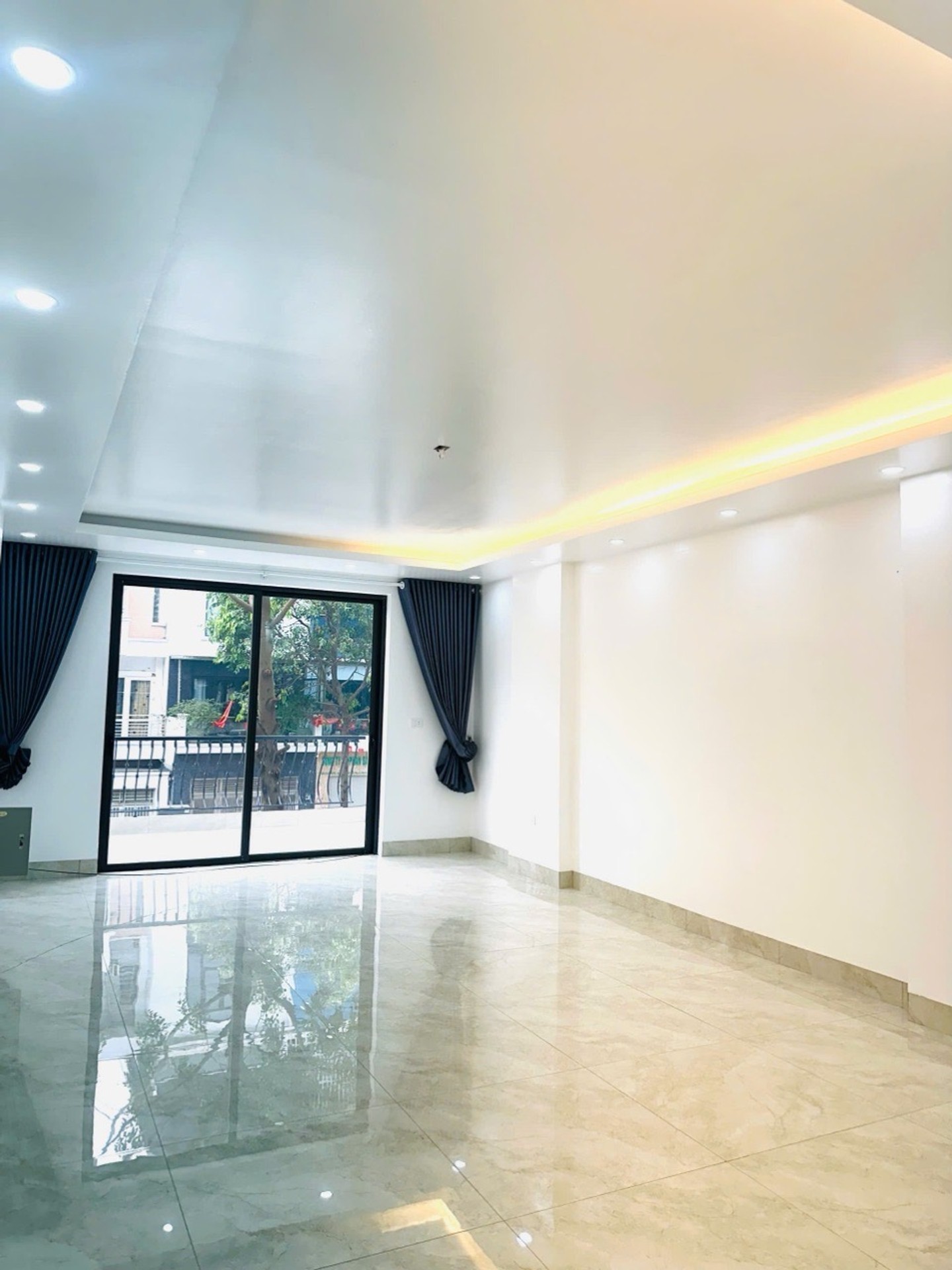 Chuyển nhà Đức Giang Long Biên 9 tỷ 50m gần phố lớn đường to