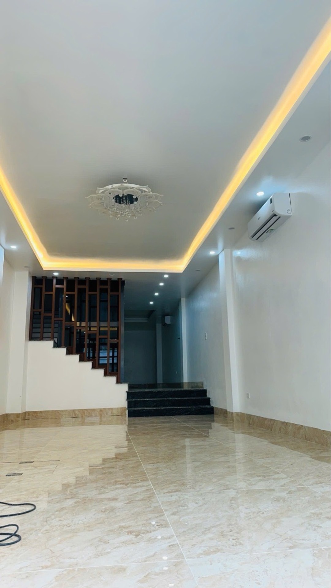 Chuyển nhà Đức Giang Long Biên 9 tỷ 50m gần phố lớn đường to-3