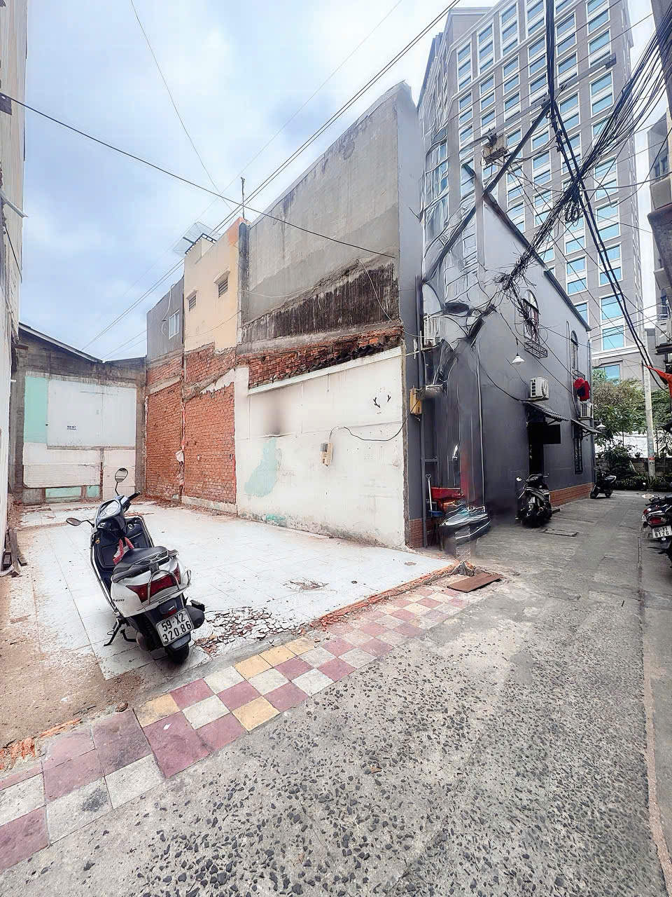 BÁN ĐẤT HXH Đ.PHẠM VIẾT CHÁNH, P.NGUYỄN CƯ TRINH, QUẬN 1 - DT 69M2 - NGANG LỚN 4,6M*15M - CHỦ TẶNG GPXD 5 TẦNG SÂN THƯỢNG - HIẾM BÁN