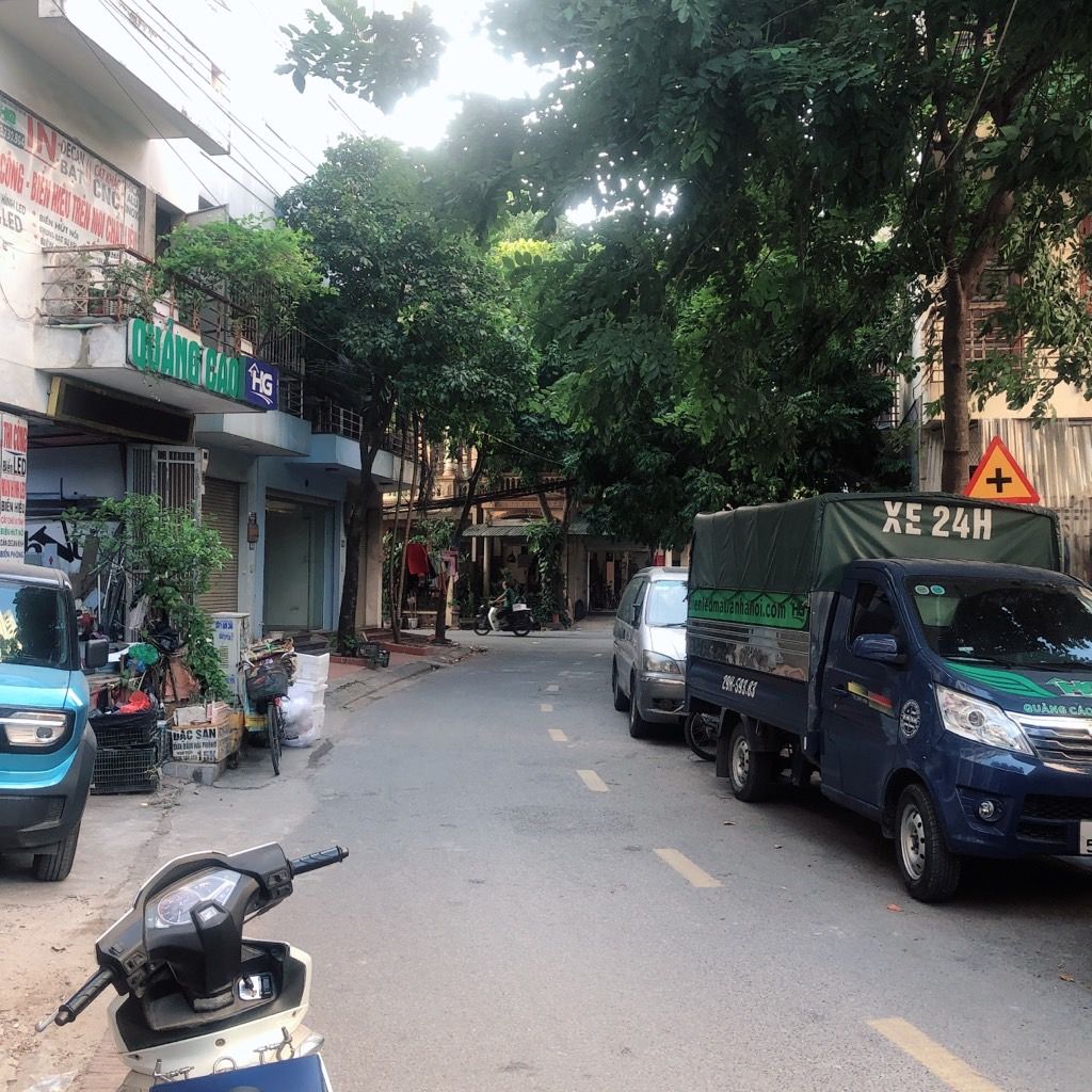 Phố Lâm Hạ Long Biên 10 tỷ 60m,hơi cũ,sẵn ở luôn