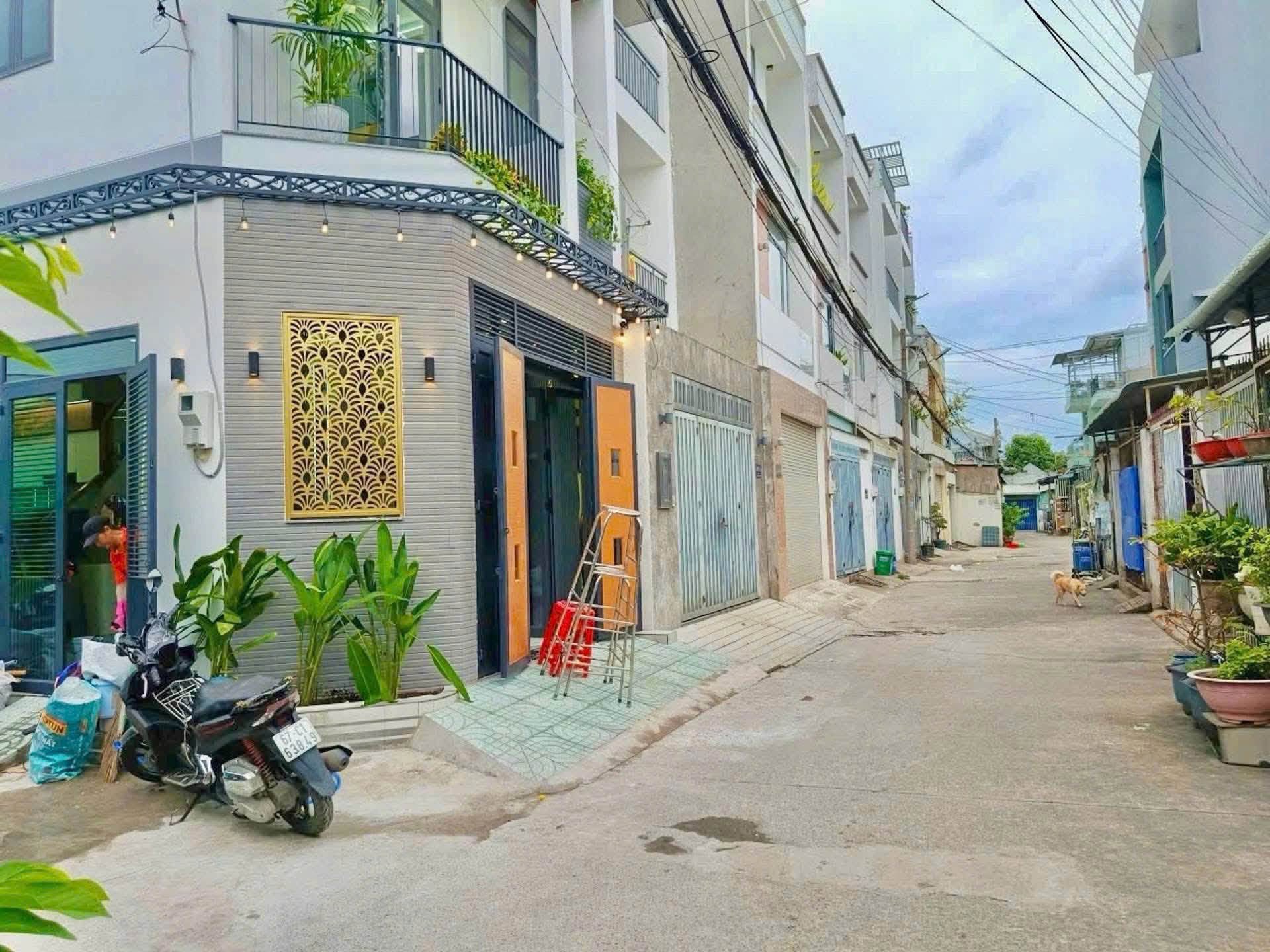 NHÀ HẼM XE HƠI  TAM BÌNH DIỆN TÍCH 56m2 GIÁ CHỈ 6 TỶ TL