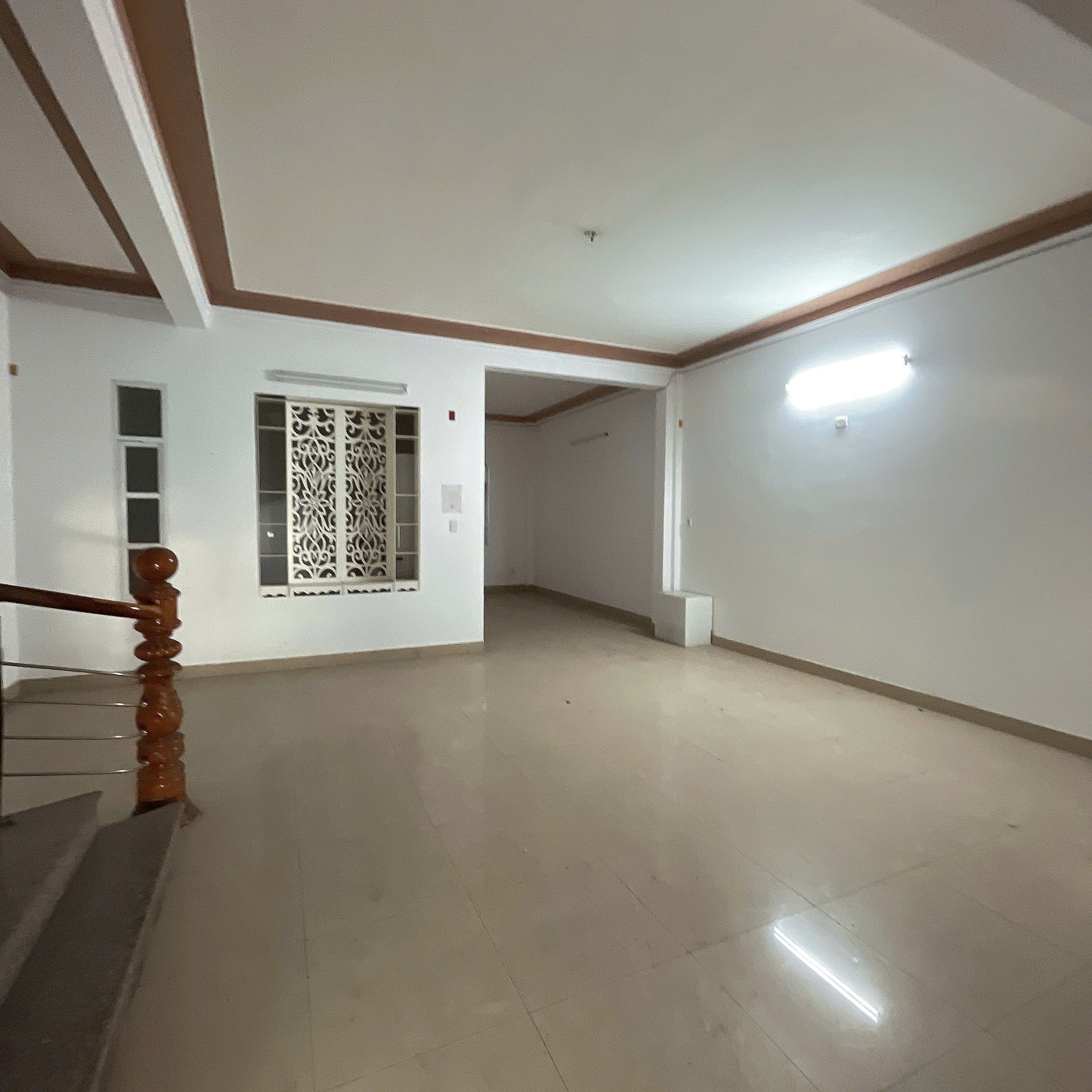 Cho Thuê Nhà Mặt Tiền Đường 2/9 Hải Châu 750m² – Giá Chỉ 50 Triệu, có thang máy
