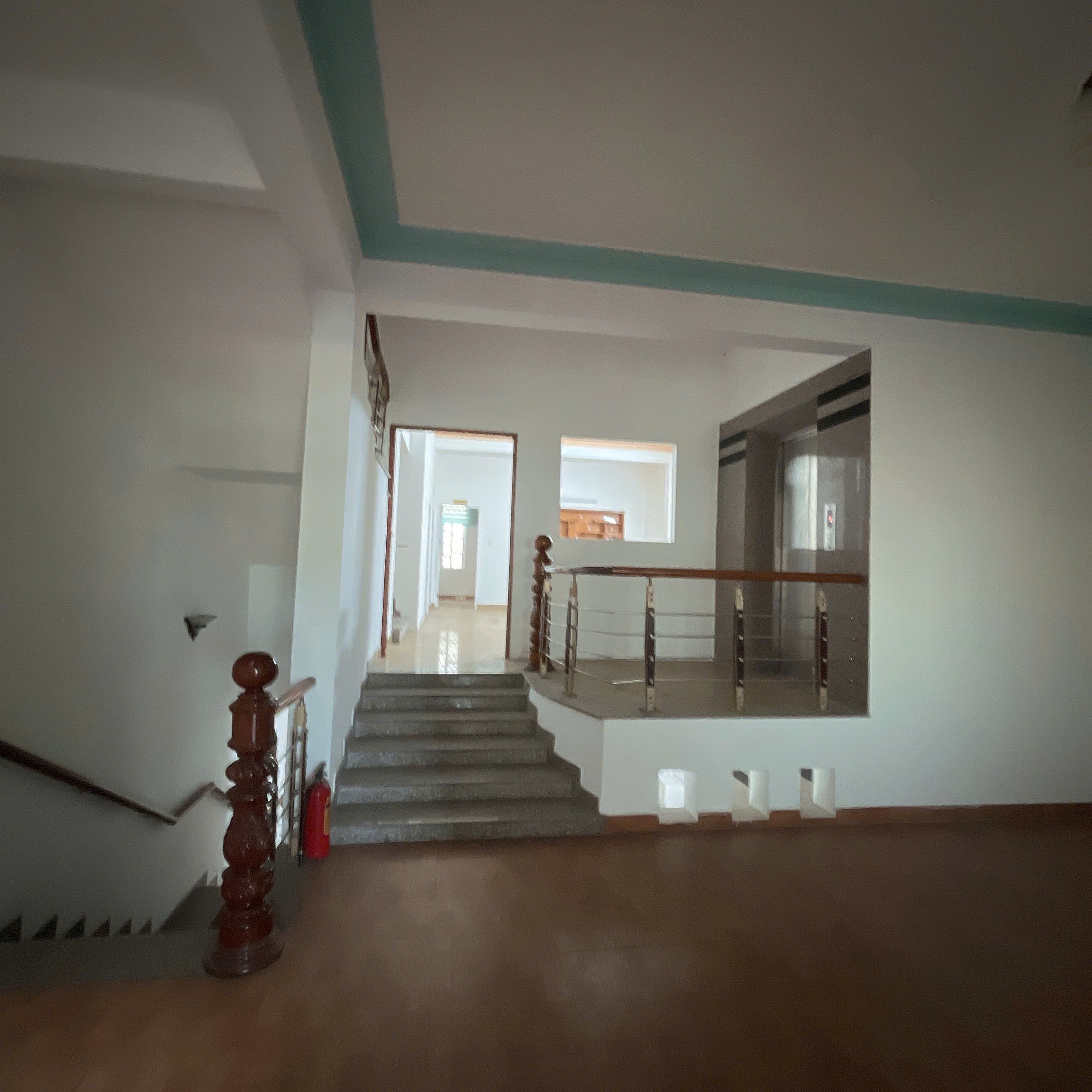 Cho Thuê Nhà Mặt Tiền Đường 2/9 Hải Châu 750m² – Giá Chỉ 50 Triệu, có thang máy-3