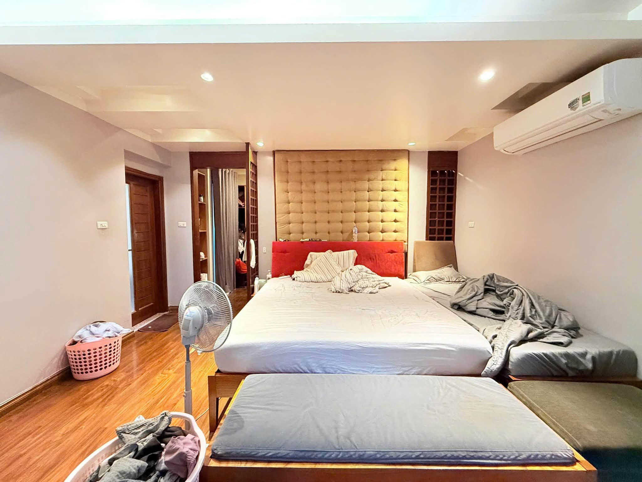 (Chính chủ) bán nhà phố Tôn Thất Thiệp, 4 tầng, mặt tiền 6.3m, 88m2, 32.5 tỉ, kinh doanh đỉnh