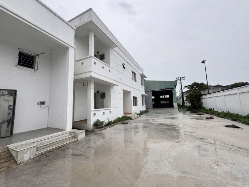 Bán Nhà + Kho Xưởng, Mặt tiền Độc Lập, P.Dĩ An, 1900m2 (24x81m), 4 Tầng, chỉ 32 Tỷ.-3