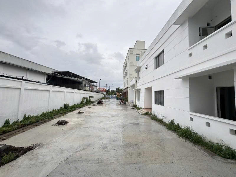 Bán Nhà + Kho Xưởng, Mặt tiền Độc Lập, P.Dĩ An, 1900m2 (24x81m), 4 Tầng, chỉ 32 Tỷ.-4