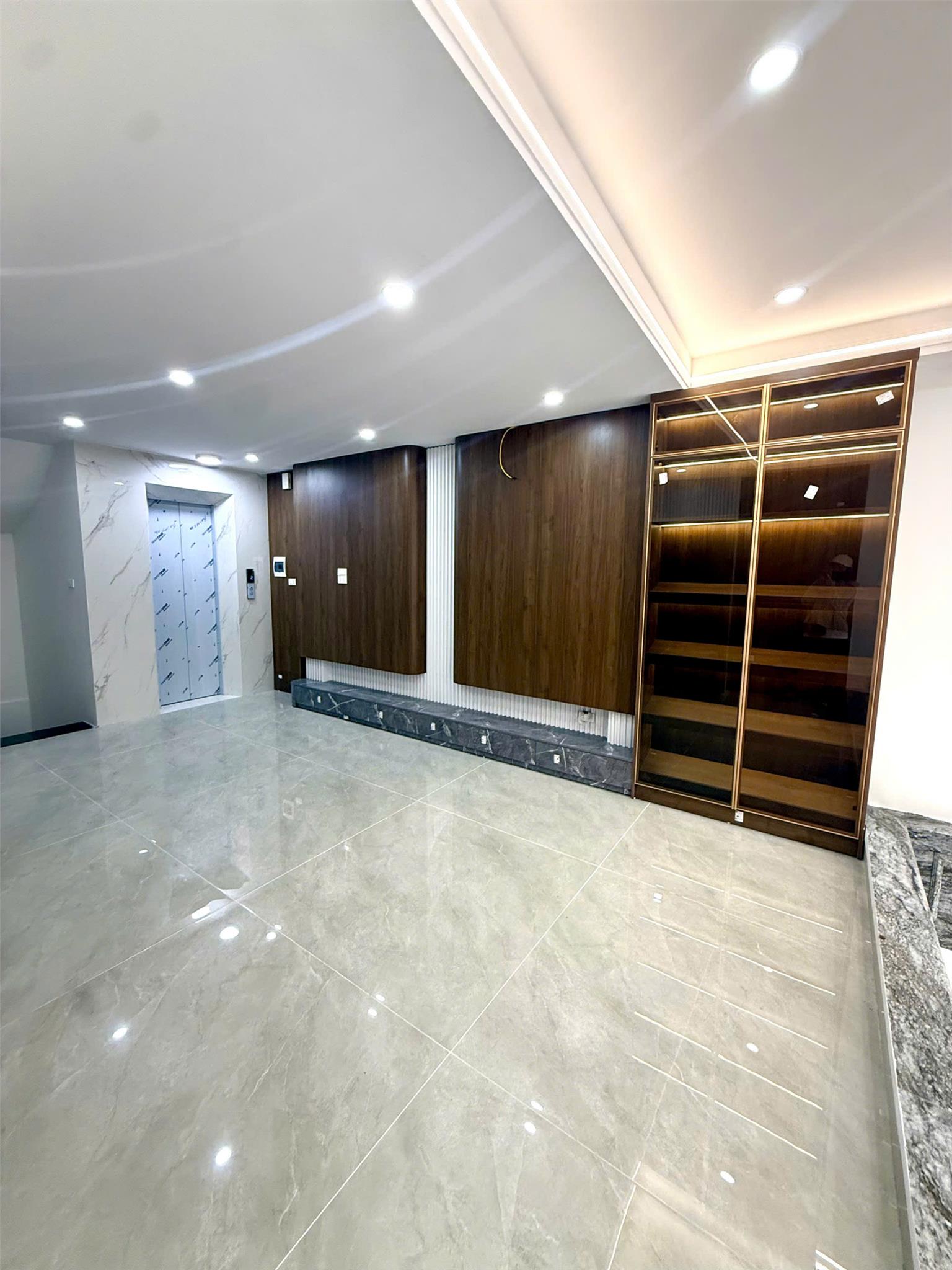 BÁN NHÀ 6 TẦNG – Ô TÔ VÀO NHÀ – HOÀNG MAI - Địa chỉ: Số 3, ngõ 299/56/58 Hoàng Mai