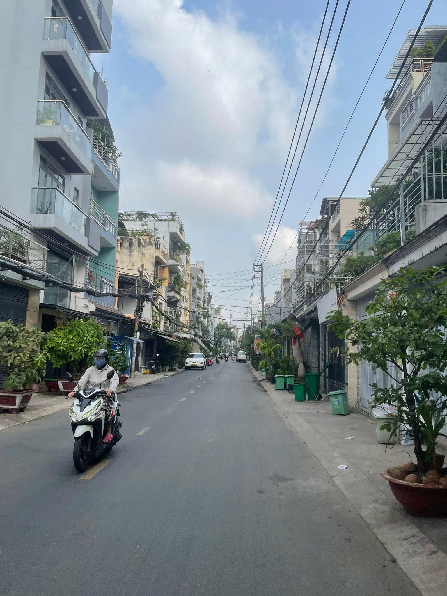 Bán nhà Mặt tiền Thống Nhất nối dài, gần BV Hồng Đức, 4,5x21m, Cấp 4 - có 5PN, hạ 8,6 Tỷ.