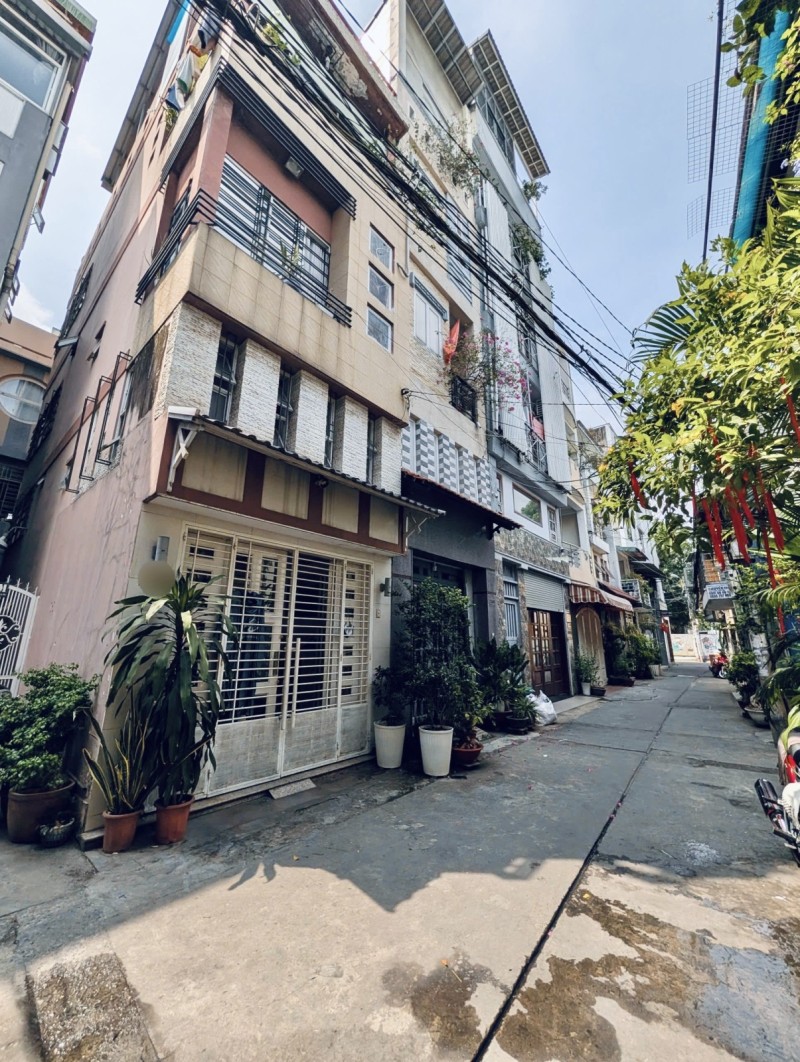 BÁN NHÀ PHÚ NHUẬN OTO VÀO NHÀ 50M2 3 TẦNG NỞ HẬU 4,2M 3 PN SÁT MT NGUYỄN KIỆM 7.2 TỶ.