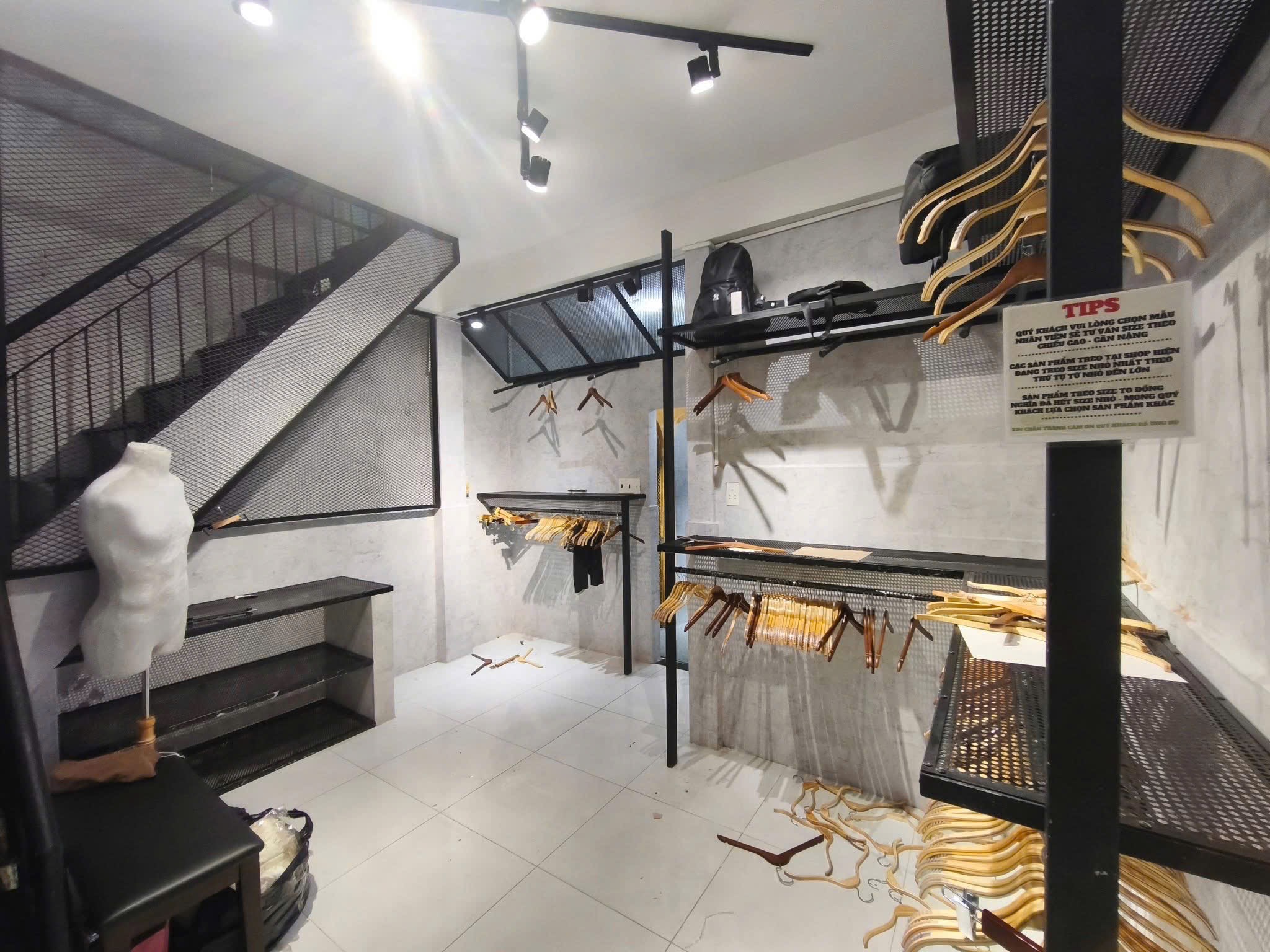 CHO THUÊ NHÀ NGUYÊN CĂN QUẬN 3 – HẺM XE TẢI – PHÙ HỢP MỞ VĂN PHÒNG/ SHOWROOM/ SHOP THỜI TRANG & Ở-3