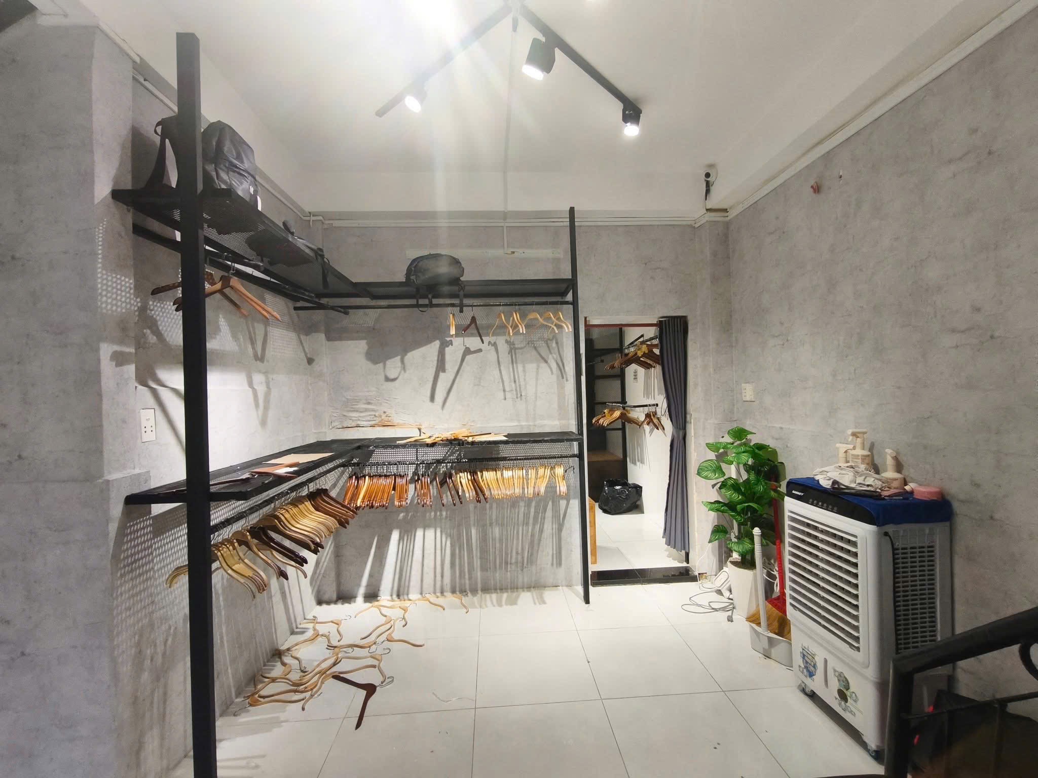 CHO THUÊ NHÀ NGUYÊN CĂN QUẬN 3 – HẺM XE TẢI – PHÙ HỢP MỞ VĂN PHÒNG/ SHOWROOM/ SHOP THỜI TRANG & Ở-4
