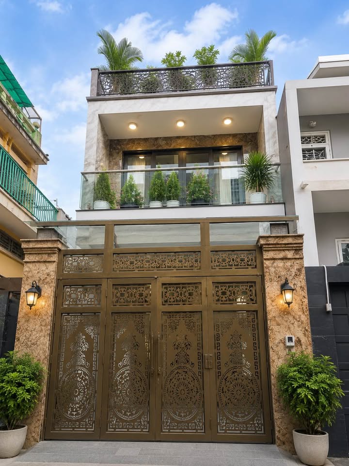 LUỸ BÁN BÍCH – HẺM XE HƠI ĐỖ CỬA – 82M² NGANG 4.3M – 3 TẦNG 4PN CHỈ 7.X