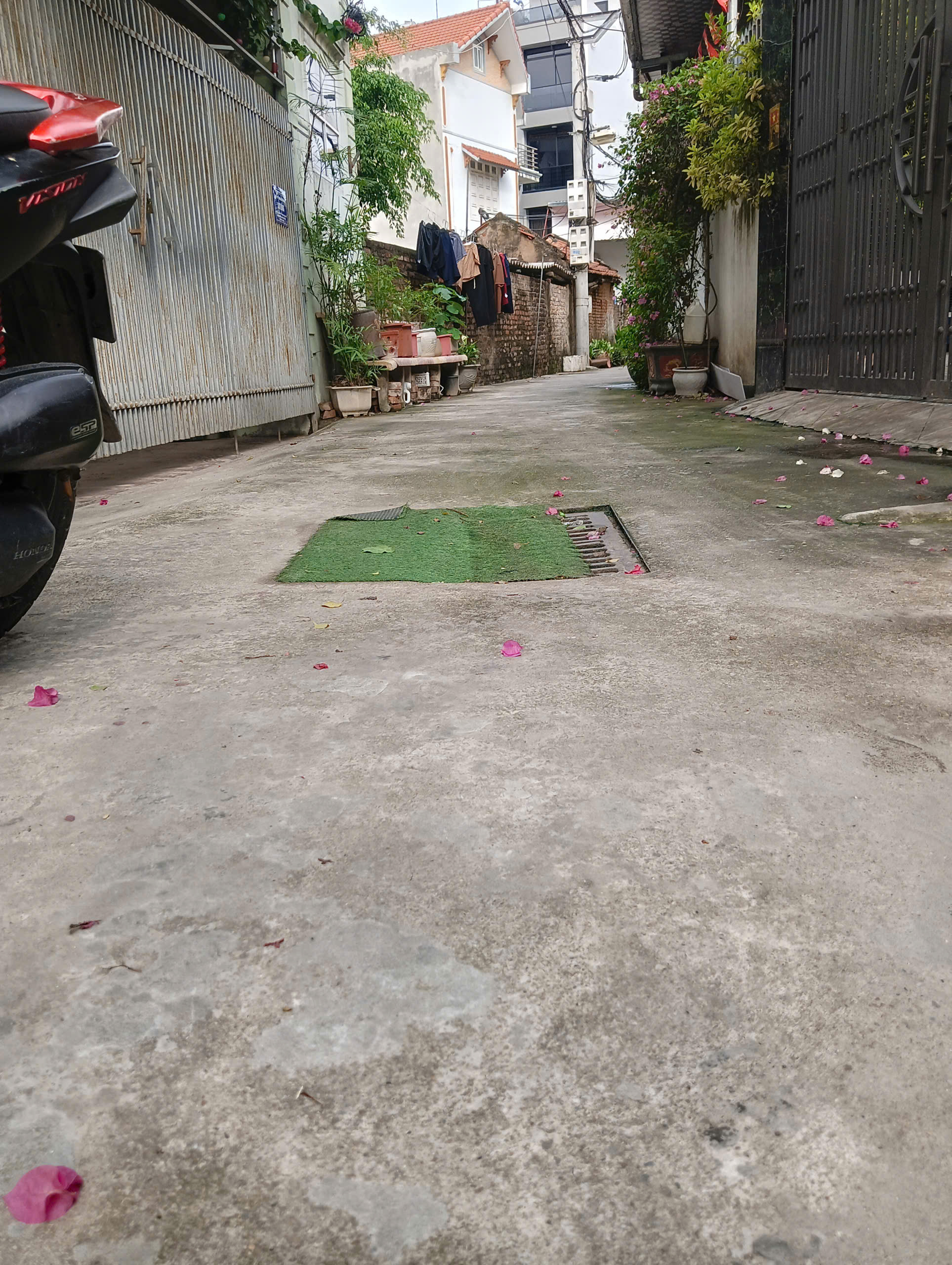 Bán nhà vị trí đẹp đường Bát Khối - Long Biên