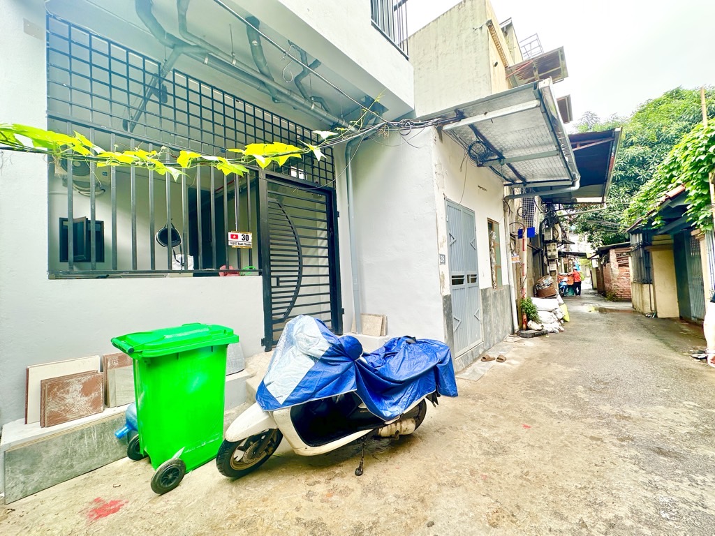 Chuyển về quê Lâm Hạ Long Biên 10 tỷ 60m,sẵn ở luôn