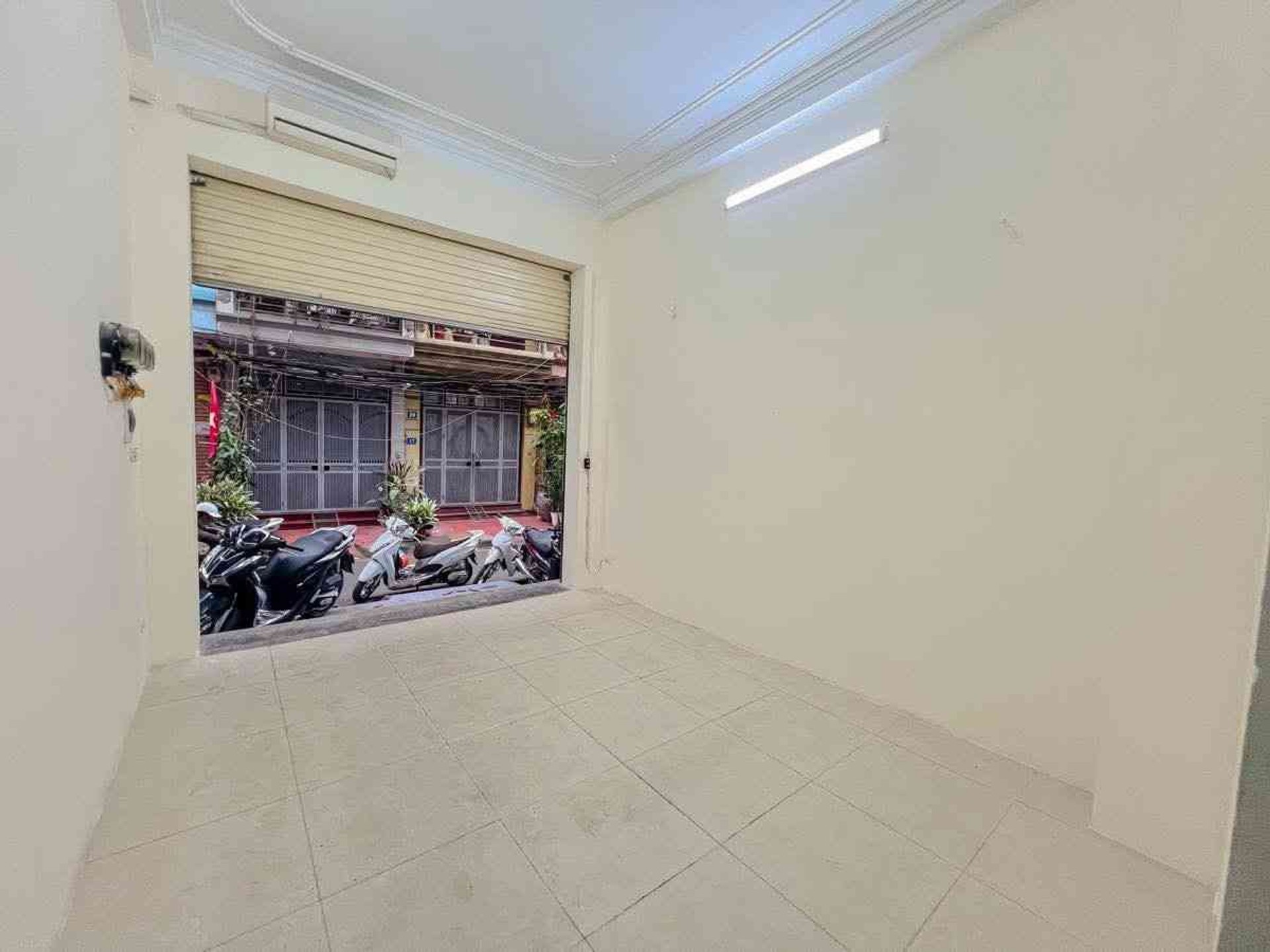 Phố Lâm Hạ Long Biên 10 tỷ 60m ô tô phân lô đỗ cửa,sổ đỏ vuông