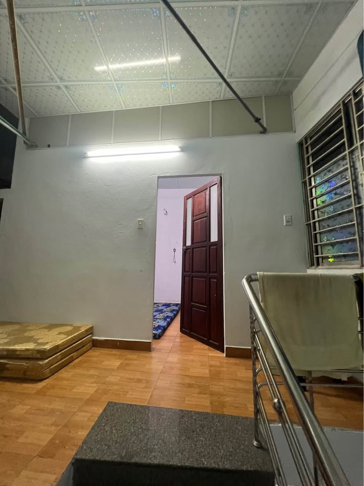 ♪ Nhà sát đường Núi Thành, gần Phan Đăng Lưu, 38m2, 2 tầng , sạch sẽ, 2.x tỷ-4
