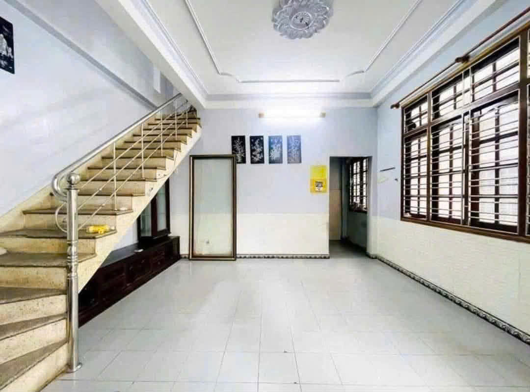 # Kề MT Hải Phòng, Ô tô đỗ trước nhà, 100m ra Aeonmall, 38.5m2, 3 tầng 3PN, 3.55 tỷ