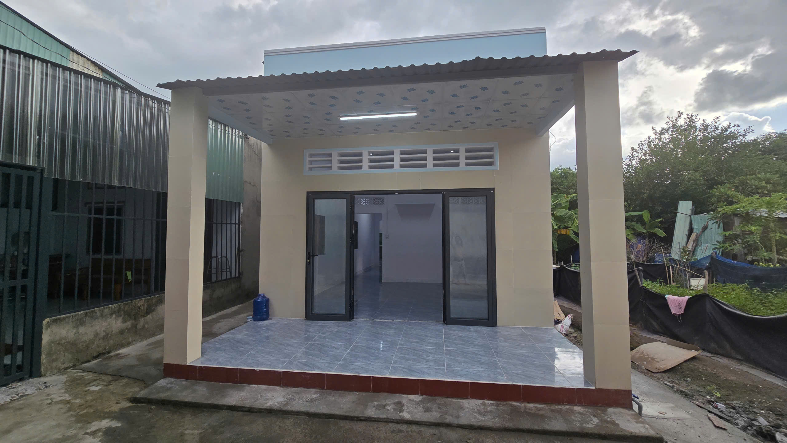 BÁN GẤP NHÀ GIÁ RẺ – CHỦ CẦN TIỀN ĐI MỸ.