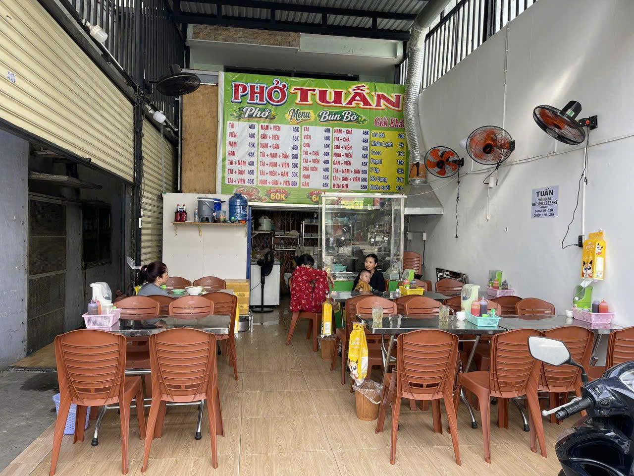 Tân Phú ! CHỐT NHANH ! SANG RẺ QUÁN PHỞ CHỈ 49tr , sân rộng 8m ( 10 bàn ) , Lề đường 4m, Tel : 0931782983 ( Chính chủ )