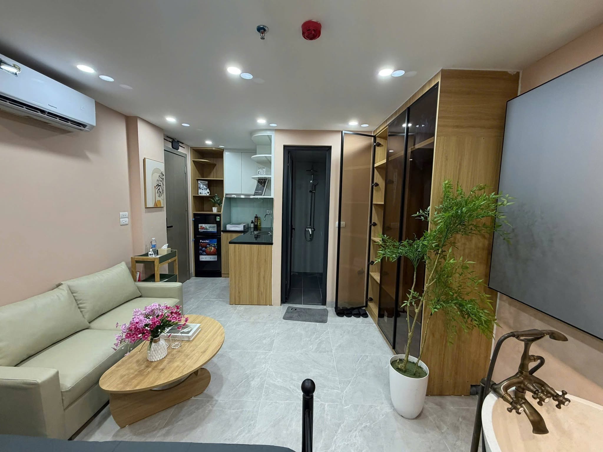 BÁN TÒA APARTMENT HOÀNG NGÂN - CẦU GIẤY - Ô TÔ TRÁNH - DÒNG TIỀN 250 TRIỆU/THÁNG - 120M² - 9 TẦNG - MT 7M - 35,8 TỶ