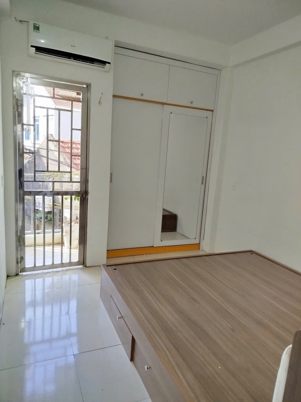 Bán nhà Hoài Đức, ngõ thông, oto tránh cách 50m, 4 ngủ full nội thất, chỉ hơn 4 tỷ.