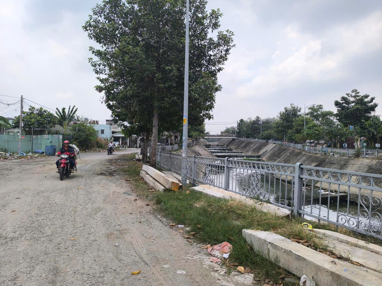 CHỦ CÂN BÁN GẤP -DÃY TRỌ 15 PHÒNG DONG TIEN
240TRIEU/NĂM GIÁ 15TY