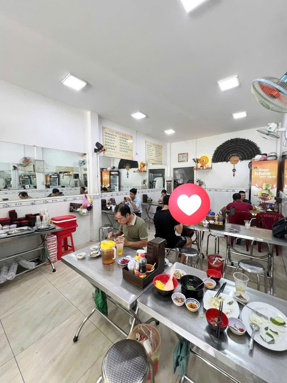 SANG NHƯỢNG QUÁN CƠM GÀ HẢI NAM LỘC PHÁT – MẶT TIỀN BÀU CÁT, TÂN BÌNH