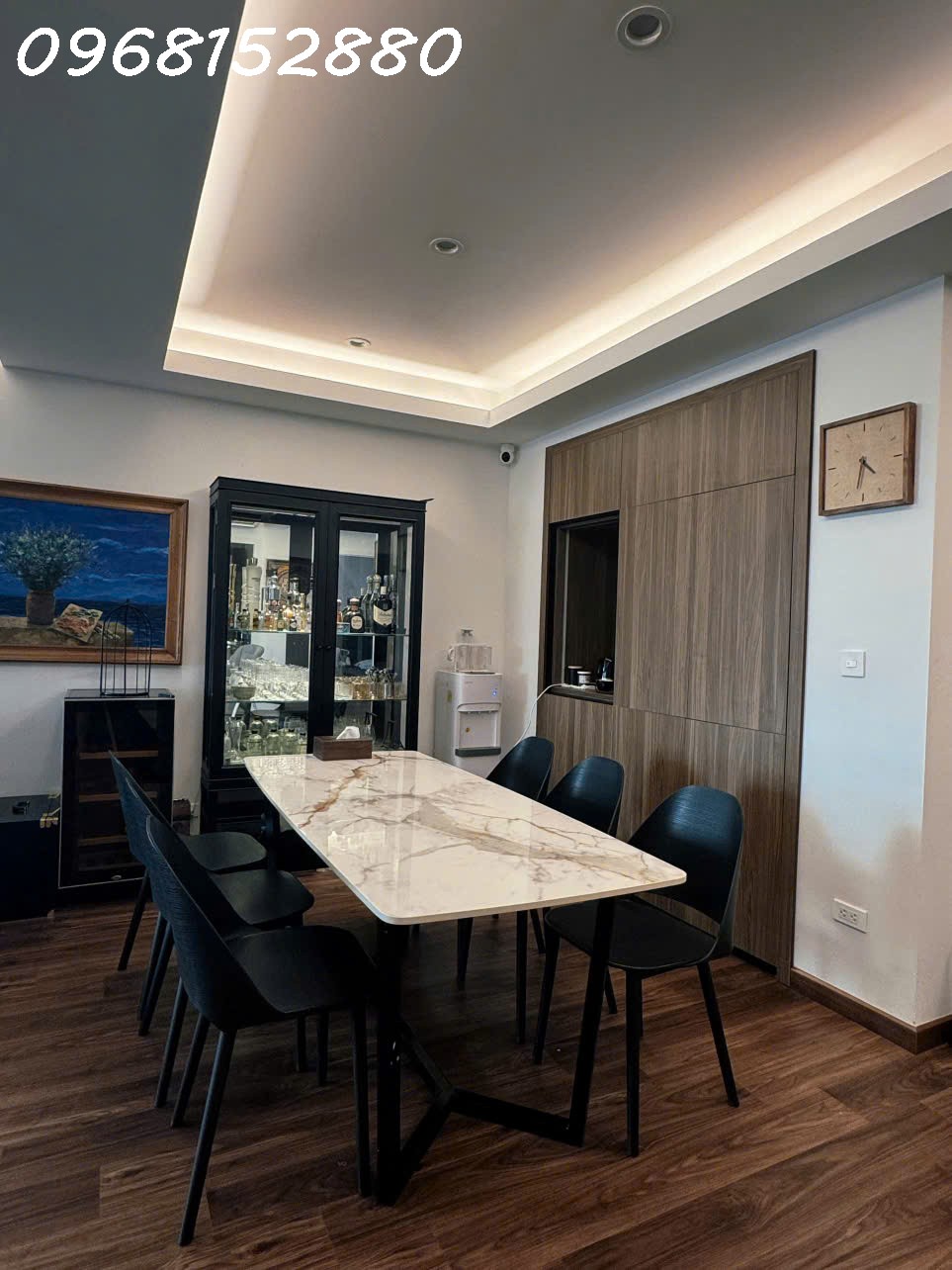 Bán CH 3PN Ciputra Tòa E4 123m² -  Nội Thất Cao Cấp, Sổ Đỏ - Cạnh trường Academy.