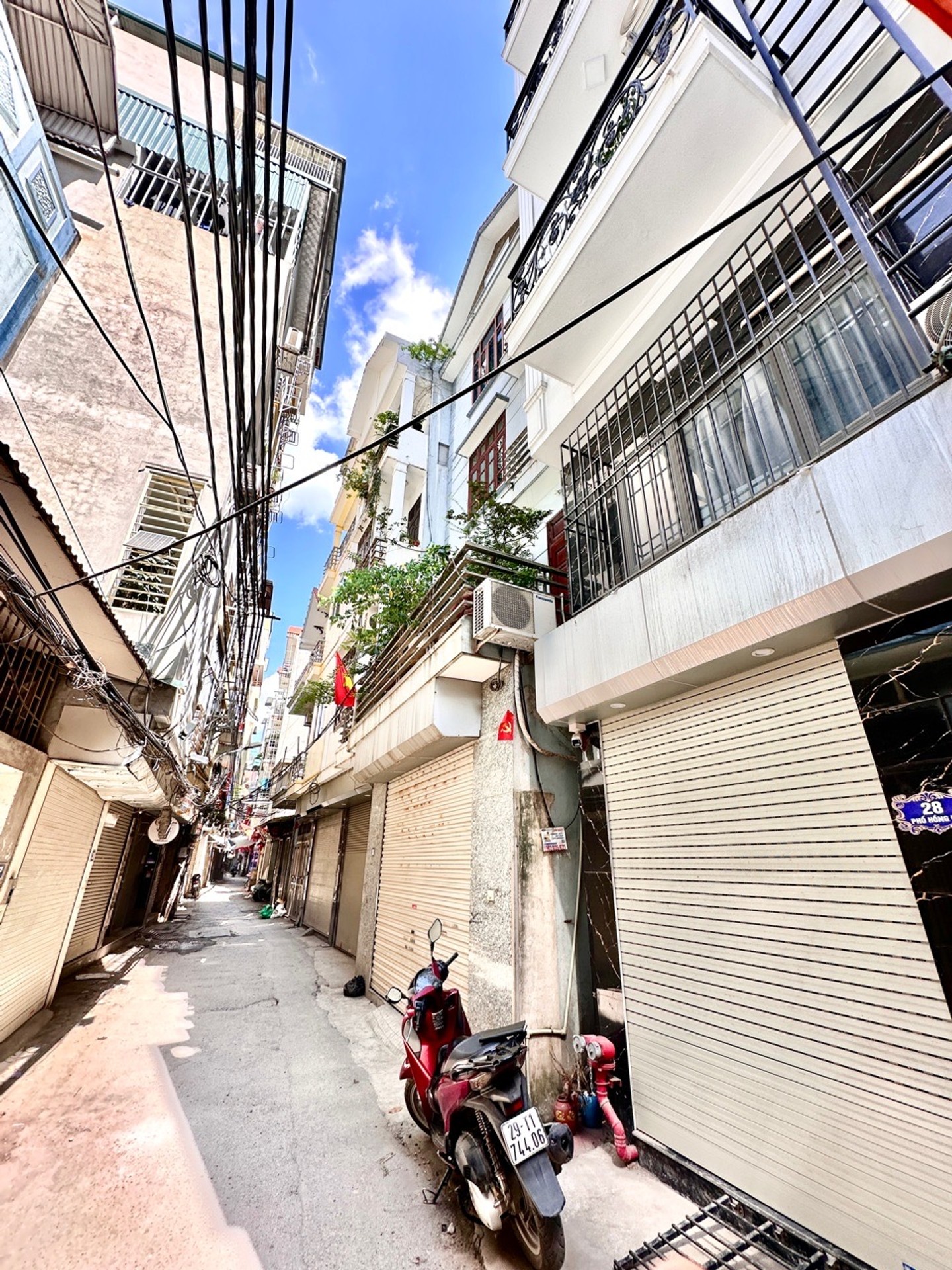 Bán nhà NGọc Thụy 9 tỷ 40m ngõ thông,gần phố,sổ đỏ Long Biên