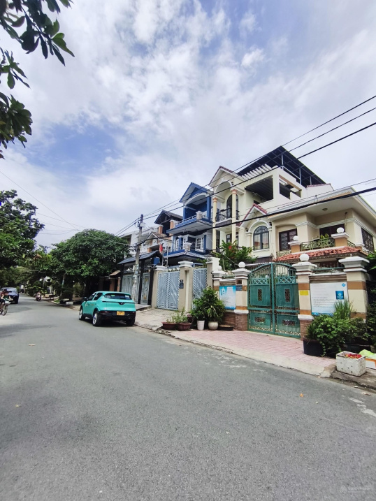 Biệt thự KDC Bình Hưng gần Tạ Quang Bửu - 144m²