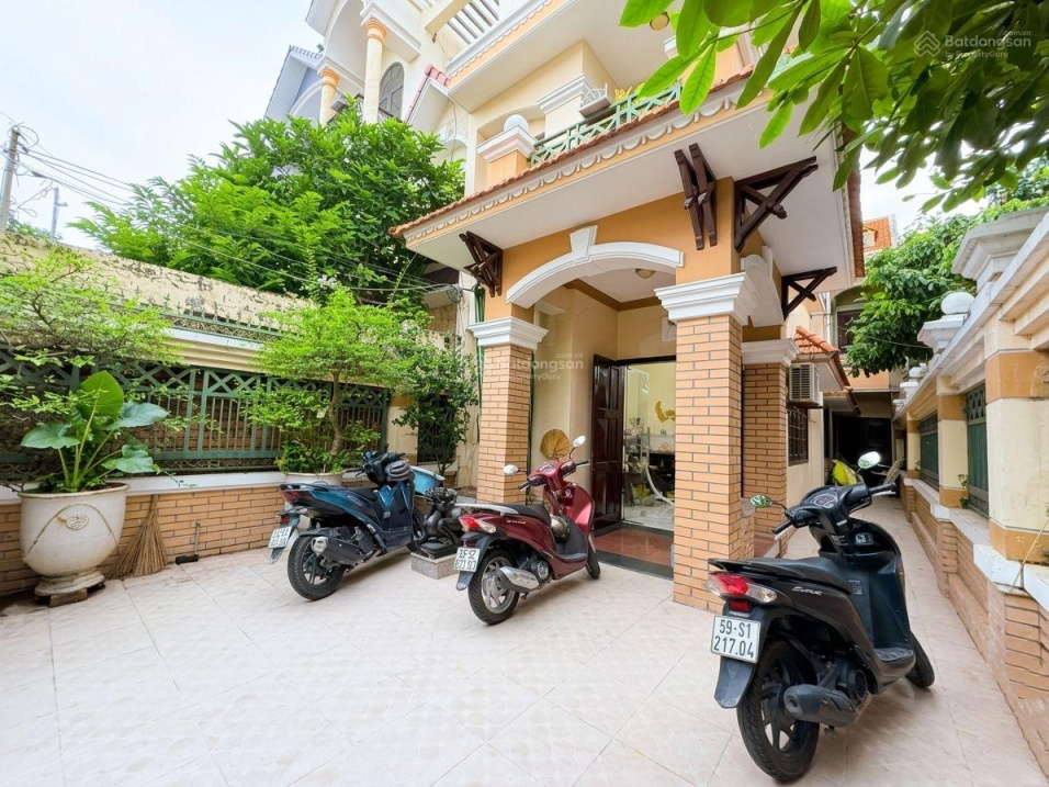 Biệt thự KDC Bình Hưng gần Tạ Quang Bửu - 144m²