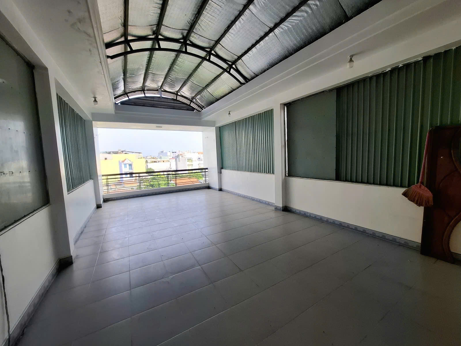 Bán nhà Hẻm 4m Phan huy Ích - gần Nguyễn Tư Giản, 8,6x16m, 5 Tầng, 8 PN, chỉ 15,7 Tỷ.-3