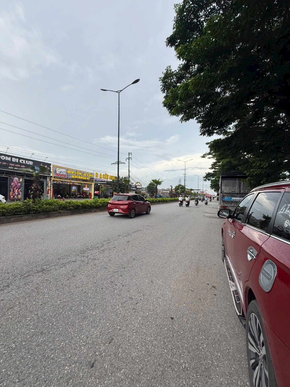 Bán đất mặt đường đôi Vũ Công Đán, ph Tứ Minh, TP HD, 200m2, mt 10m, KD buôn bán, giá siêu tốt