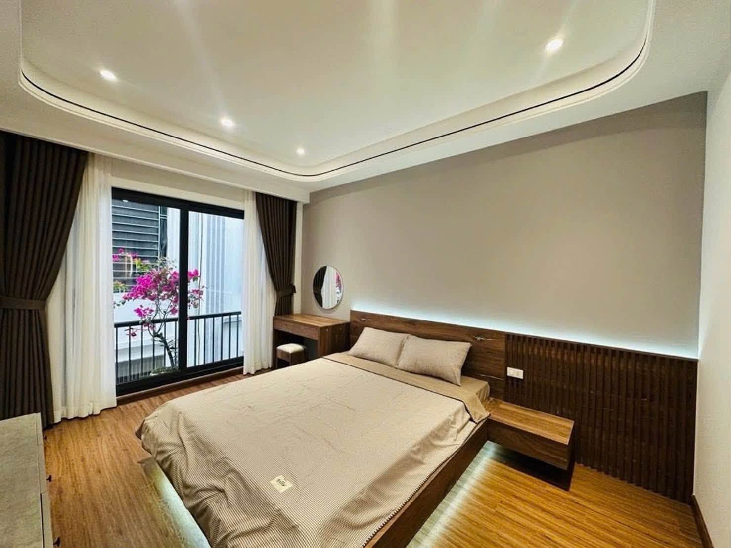 NGUYỄN VĂN CỪ -LONG BIÊN-GẨN OTO TRÁNH - 7 TẦNG THANG MÁY - GA RA Ô TÔ-LÔ GÓC THOÁNG SÁNG-NỘI THẤT ĐẸP-4