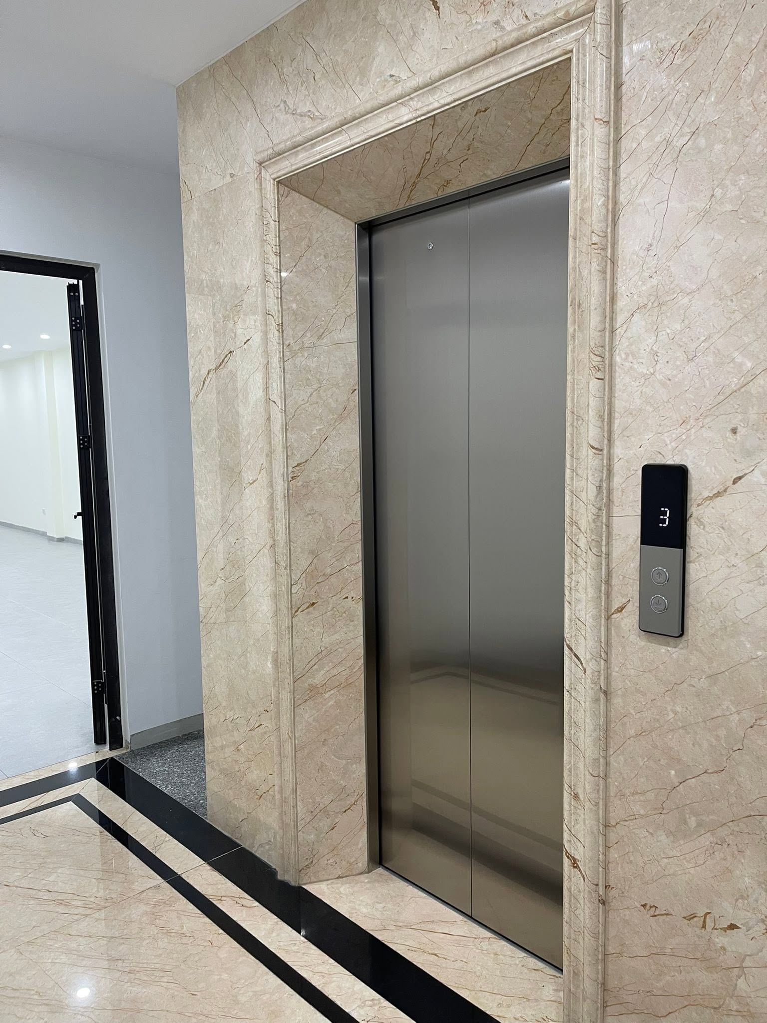 Chính chủ cho thuê tầng 2, 3, 4 nhà mặt phố Ngô Thì Nhậm, Hai Bà Trưng - Vị trí trung tâm kinh doanh