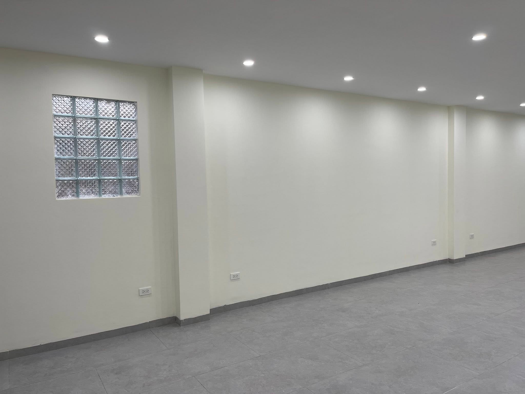 Chính chủ cho thuê tầng 2, 3, 4 nhà mặt phố Ngô Thì Nhậm, Hai Bà Trưng - Vị trí trung tâm kinh doanh-3