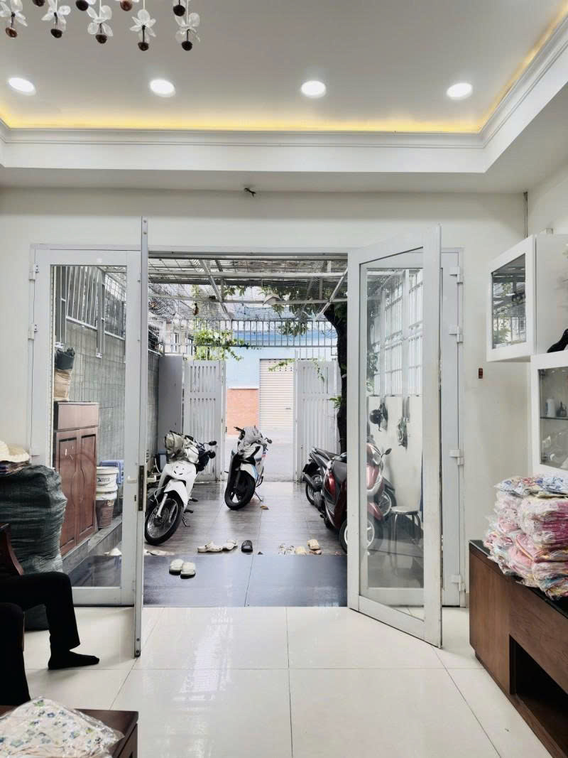 Bán nhà 2MT Hẻm 10m Nguyễn Văn Đậu - gần Phan Văn Trị, 4x23m, 4 tầng, 5PN, 18.8 tỷ.