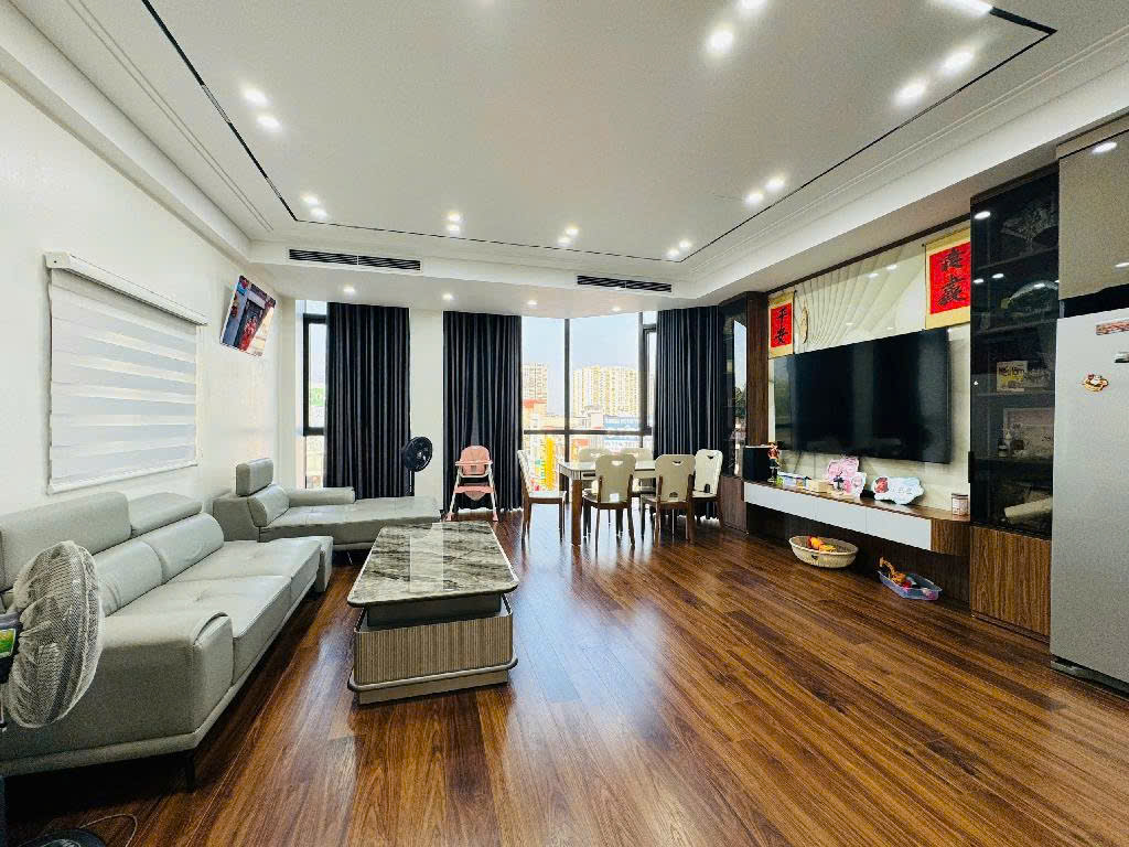 Bán nhà phố Hào Nam Cát Linh, ô tô vào nhà, 6 tầng thang máy, chỉ 32 tỷ