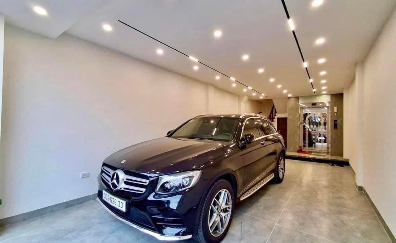 Bán nhà phố Hào Nam Cát Linh, ô tô vào nhà, 6 tầng thang máy, chỉ 32 tỷ