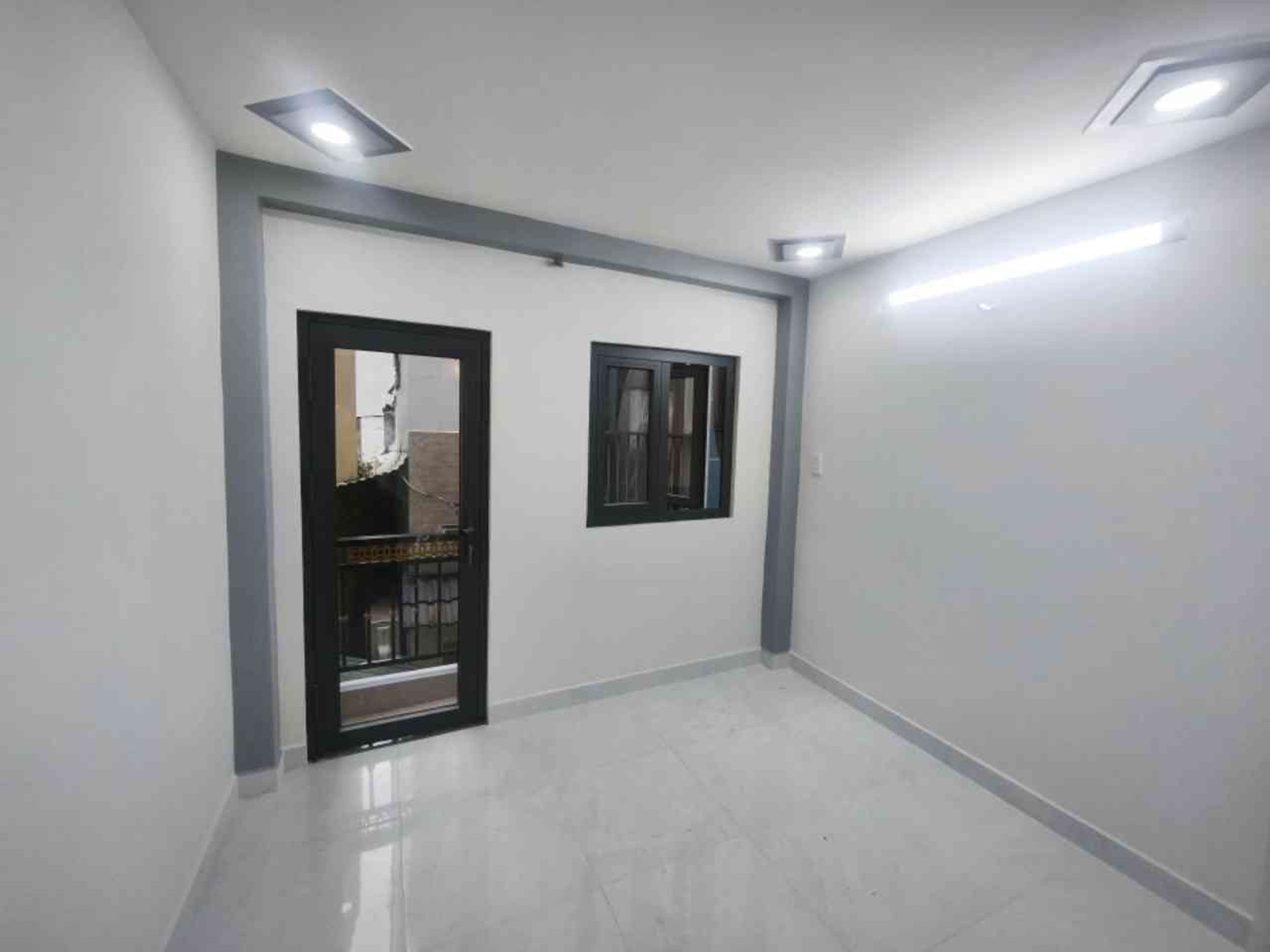 NHÀ MỚI 3 TẦNG LẠC LONG QUÂN, 2PN, NHỈNH 3 TỶ