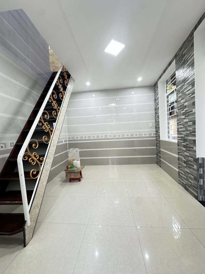 ♣ 2.4 tỷ Lô Góc kiệt gần Nguyễn Văn Linh Cầu Rồng, 2 tầng, kiên cố thoáng mát