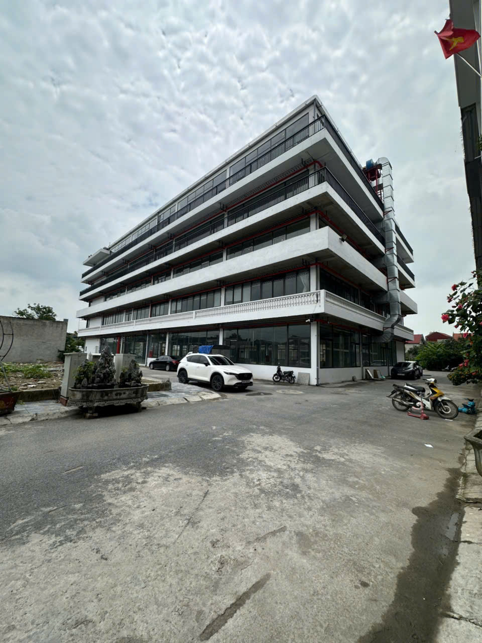 CẦN CHO THUÊ TOÀN BỘ NHÀ MÁY - NHÀ XƯỞNG - VĂN PHÒNG TẠI KHU VỰC HƯNG YÊN.LH: 0868377636