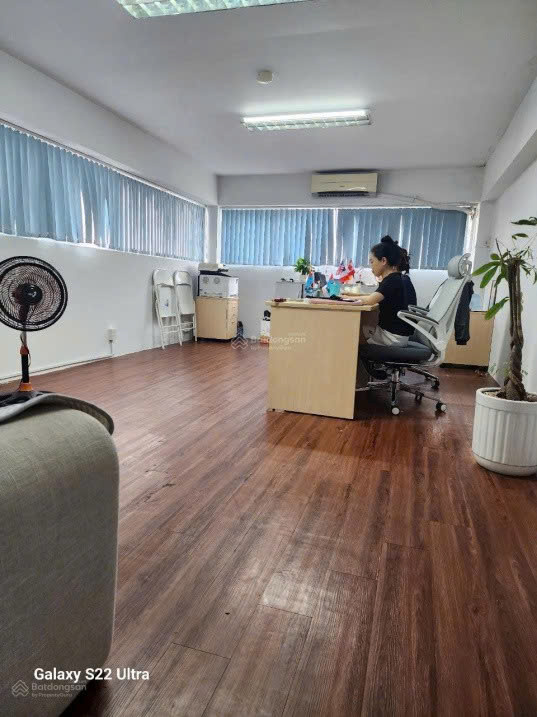 Tòa nhà văn phòng cho thuê Nam Phương Số 68 - 70 Hoàng Diệu, P13, Quận 4