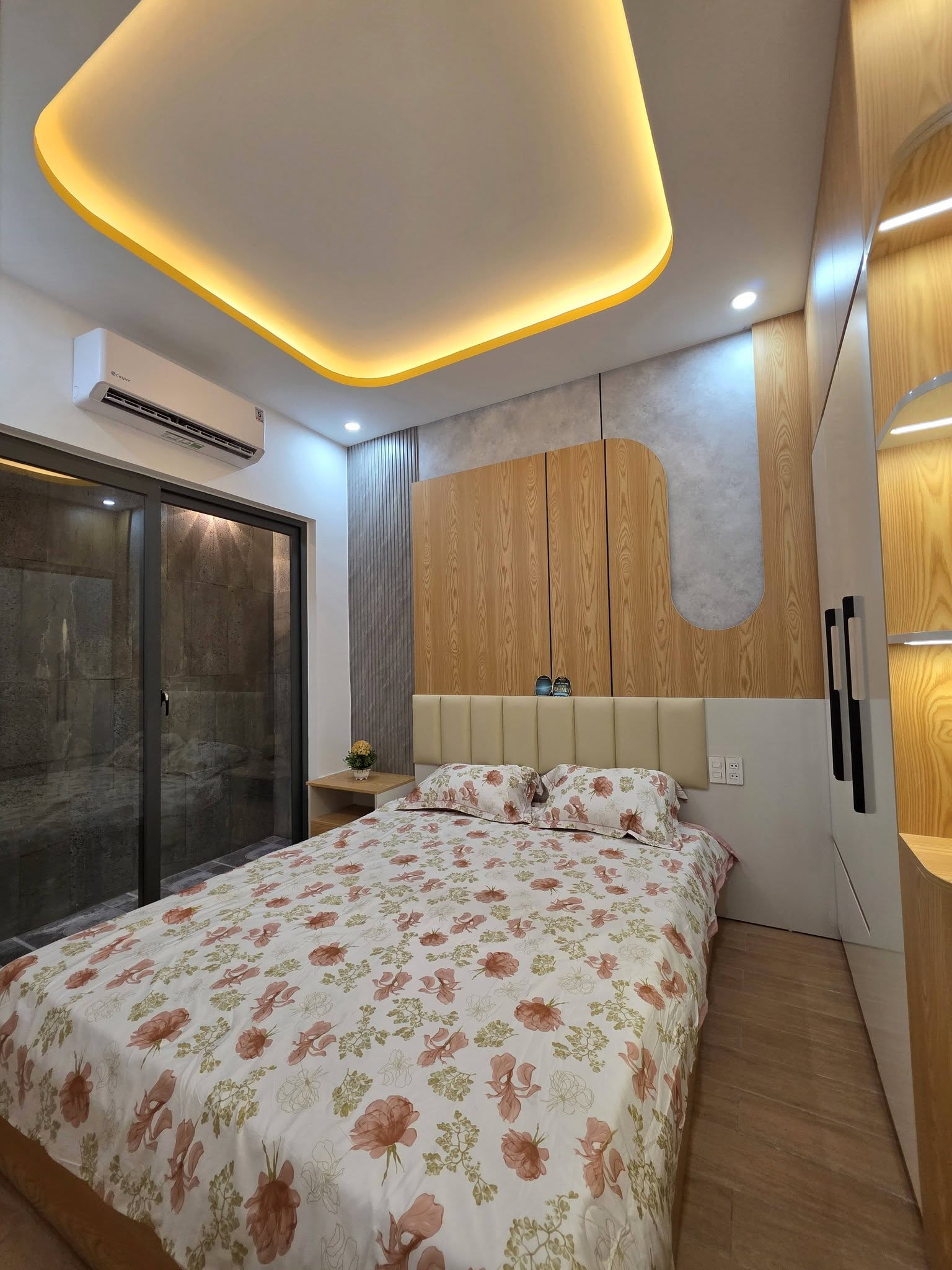 Bán nhà 3 tầng 3 mê Ô TÔ vào tận nhà Tôn Đức Thắng - FULL nội thất mới keng