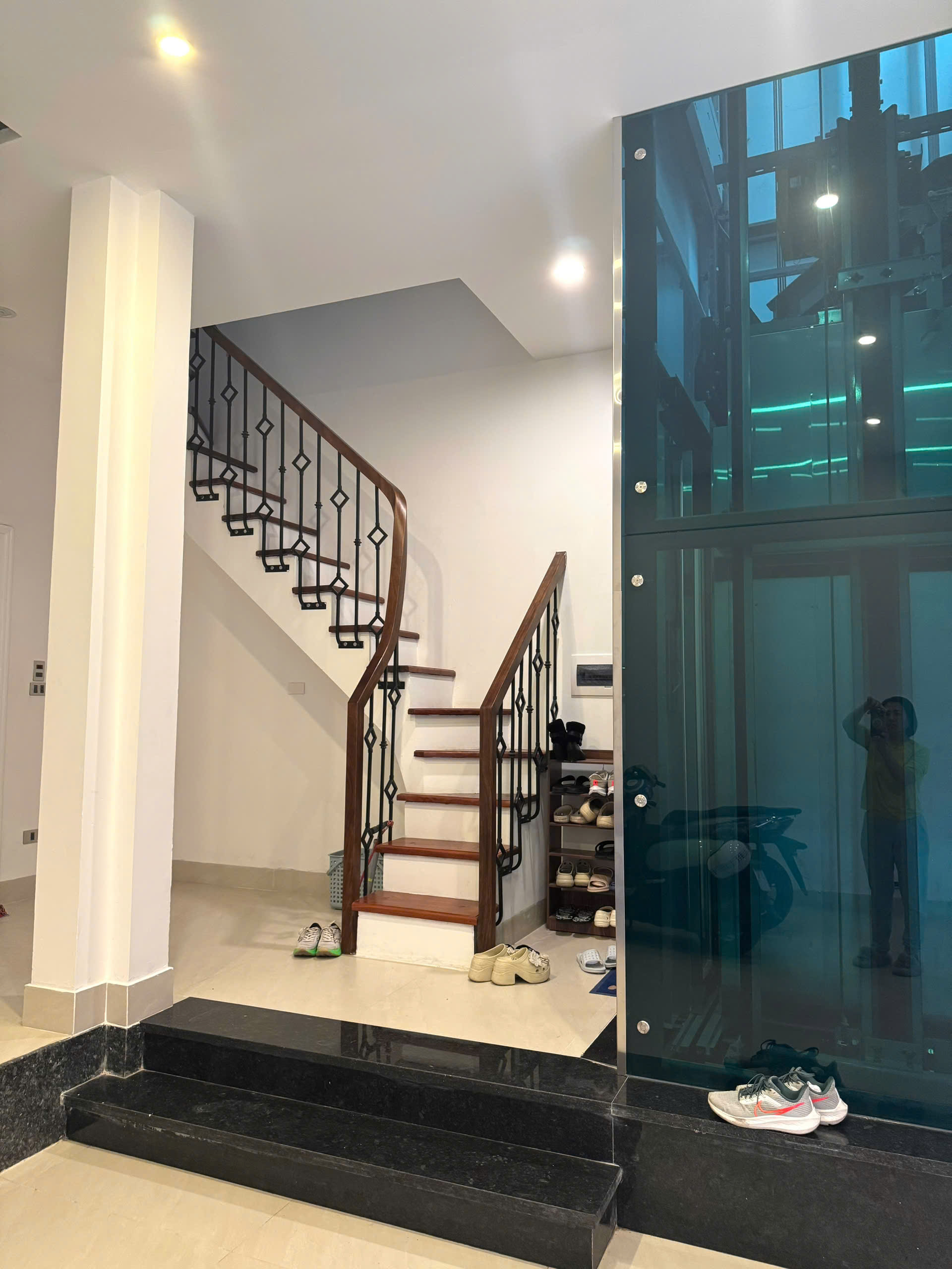 CHO THUÊ TẦNG 1 và TẦNG 2 – NHÀ MỚI 7 TẦNG – KHU VIP YÊN LÃNG, ĐỐNG ĐA, HÀ NỘI