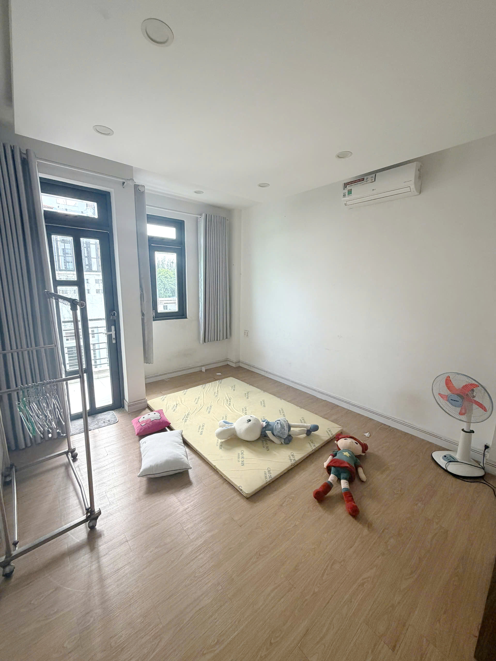 Nhà hẻm 115 Hưng Phú P8Q8 5p qua Q1,Q5, Giá : 7 Tỷ 200 Triệu (Thương lượng)