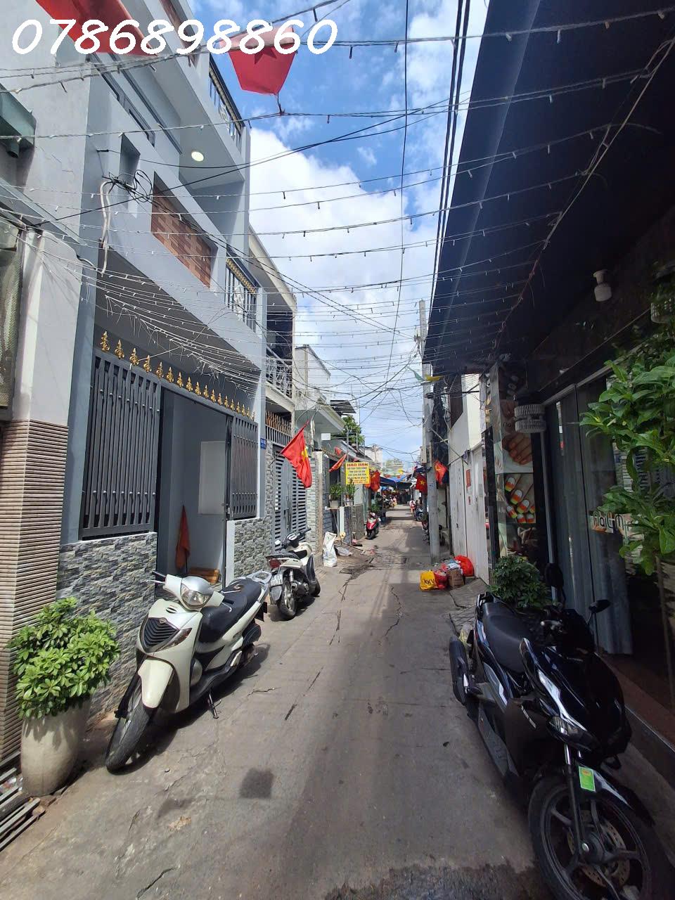 BÁN NHÀ MẶT TIỀN 1041 TRẦN XUÂN SOẠN, P. TÂN HƯNG, QUẬN 7