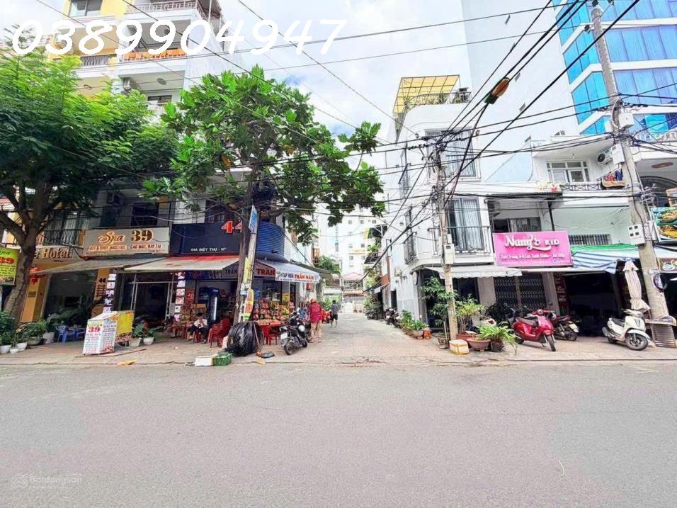 Nhà 2,5 tầng Đường Biệt Thự _ hẻm ô tô thông ] * Cách biển Trần Phú : 300m * Giá : 4,3 tỷ-3