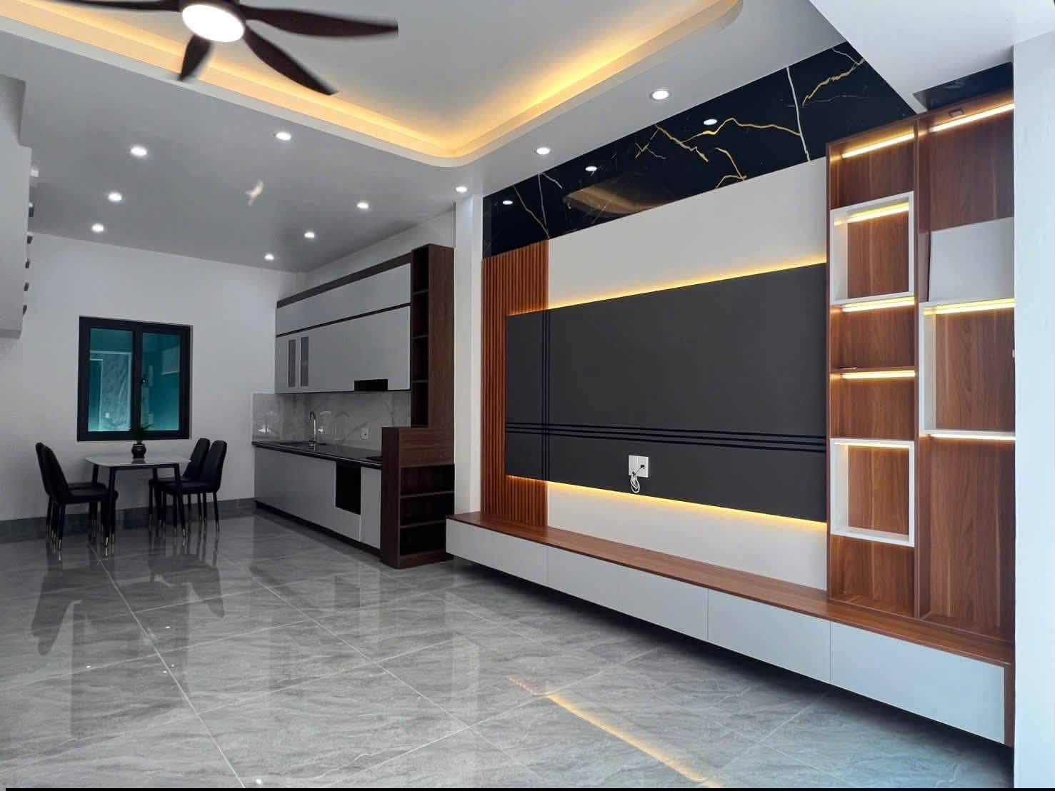 Bán căn nhà 3 tầng ngõ phố Phan Chu Trinh, ph Nhị Châu, TP HD, 41.5m2, mt 5m, 3 ngủ, 1.8x tỷ