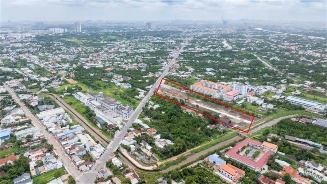 THE EMERALD GARDEN VIEW chỉ 7 triệu/tháng sở hữu căn hộ Ban công rộng, mở ra tầm nhìn Sài Gòn đẹp và hiếm